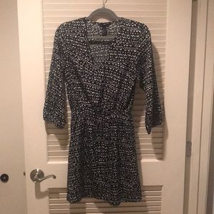 Black and white 3 quarter length sleeve dress